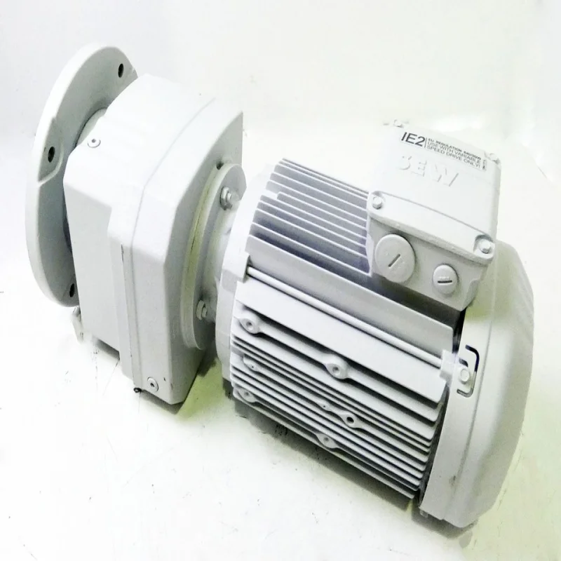 Новый оригинальный мотор-редуктор PLC RF67 DRE100LC4/TF 3 кВт I=10 1455 об/мин *Отличное предложение по выгодной цене*
Новый оригинальный мотор-редуктор PLC RF67 DRE100LC4/TF 3 кВт I=10 1455 об/мин *Отличное предложение по выгодной цене*