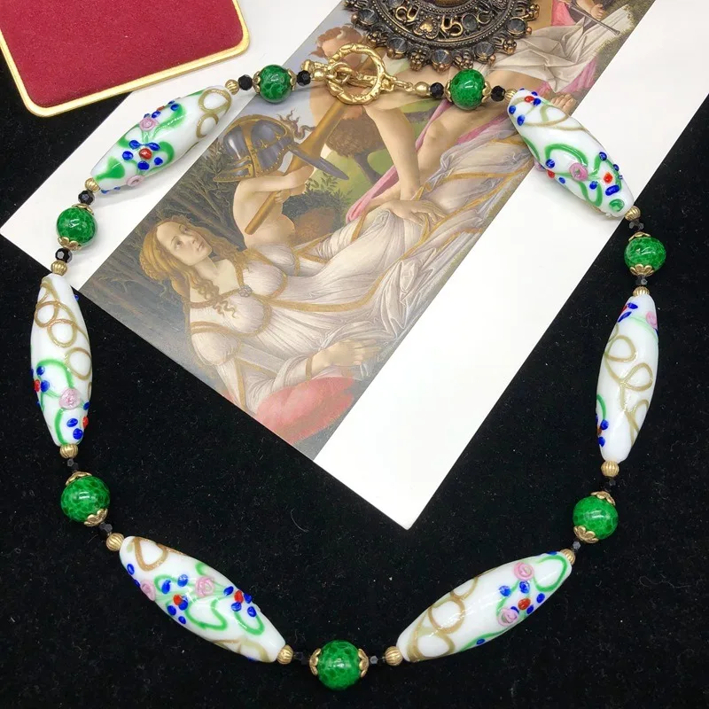 Retro Style Ancient Method Firing Printed Glazed Green Frog Skin Beaded Necklace Earrings Set Small Fresh and Versatile Jewelry
Retro Style Ancient Method Firing Printed Glazed Green Frog Skin Beaded Necklace Earrings Set Small Fresh and Versatile Jewelry