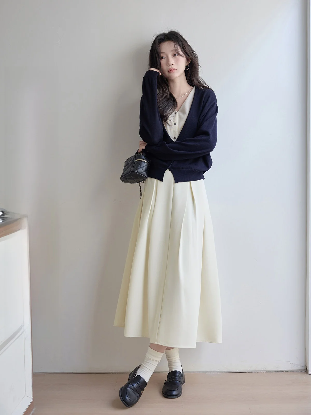 Юбка-трапеция HuiXi Pear Color с высокой талией, женская, весенняя новинка, дизайнерская, стройнящая, плиссированная, в корейском стиле
Юбка-трапеция HuiXi Pear Color с высокой талией, женская, весенняя новинка, дизайнерская, стройнящая, плиссированная, в корейском стиле