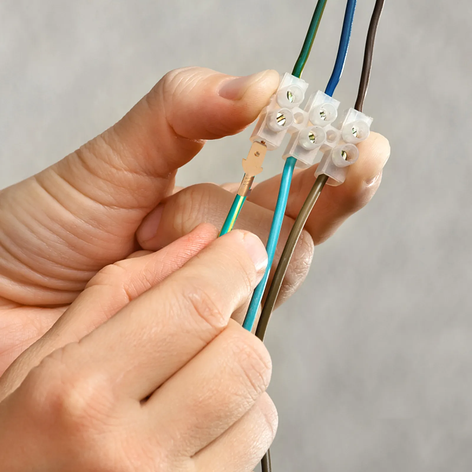 Набор из 540 пружинных клемм-коннекторов для холодной опрессовки 2.8, 4.8, 6.3 мм, для ремонта электрических соединений
Набор из 540 пружинных клемм-коннекторов для холодной опрессовки 2.8, 4.8, 6.3 мм, для ремонта электрических соединений