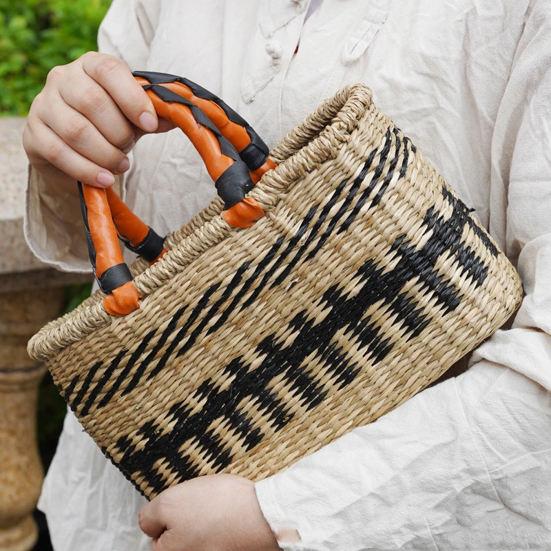 Large Capacity Women Bag 2024 New Handmade Woven Handbag Basket Bag Handbag for Women Fashion Striped Straw Bag Woven
Large Capacity Women Bag 2024 New Handmade Woven Handbag Basket Bag Handbag for Women Fashion Striped Straw Bag Woven
