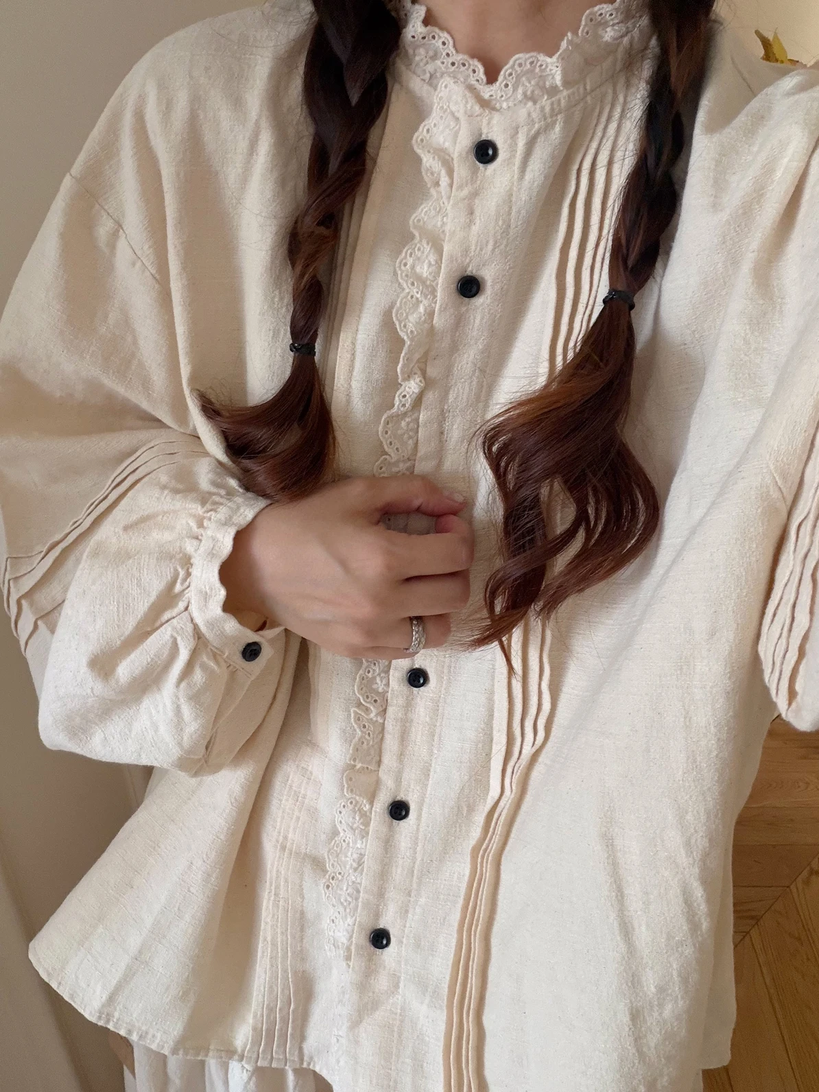 Classic Loose Cotton Linen Shirt Half Skirt Japanese Style Women's Fashion Summer Sun Protection Long Sleeve Petal Collar
Classic Loose Cotton Linen Shirt Half Skirt Japanese Style Women's Fashion Summer Sun Protection Long Sleeve Petal Collar