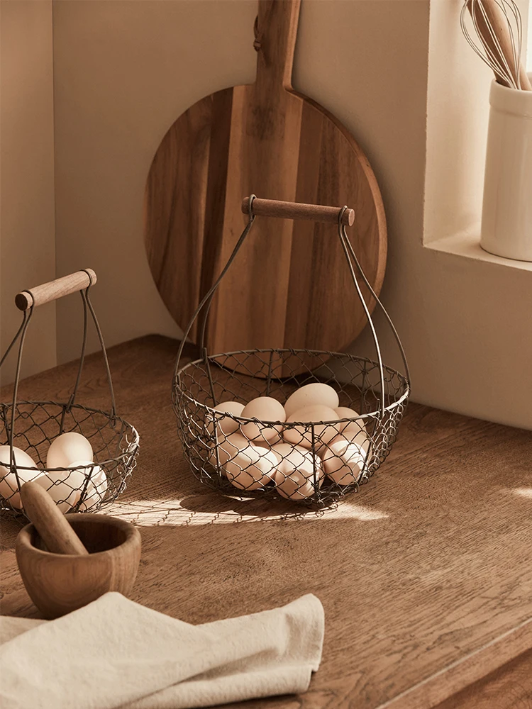 Retro Iron Art Hollow Handmade Storage Basket for Kitchen Storage Egg Ginger Garlic Organizer Basket Brown Color Fly Use
Retro Iron Art Hollow Handmade Storage Basket for Kitchen Storage Egg Ginger Garlic Organizer Basket Brown Color Fly Use