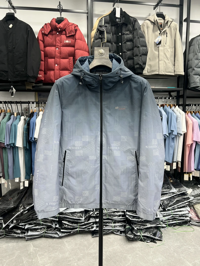 Легкая мужская повседневная куртка-пуховик с принтом, модная, осенне-зимняя, теплая, из полиэфирного волокна, с капюшоном
Легкая мужская повседневная куртка-пуховик с принтом, модная, осенне-зимняя, теплая, из полиэфирного волокна, с капюшоном