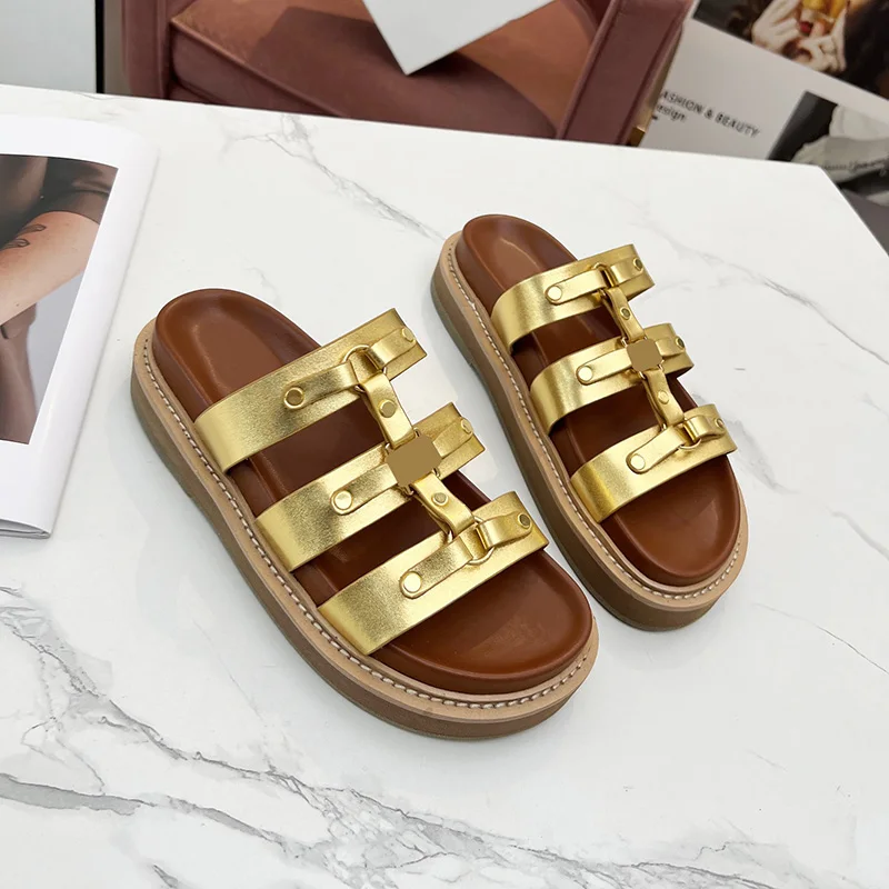 Top Quality Women Gold Slides Sandals Fashion Summer Beach Shoes Designer Slippers 100% Calfksin with Gold Hardware with Box
Top Quality Women Gold Slides Sandals Fashion Summer Beach Shoes Designer Slippers 100% Calfksin with Gold Hardware with Box