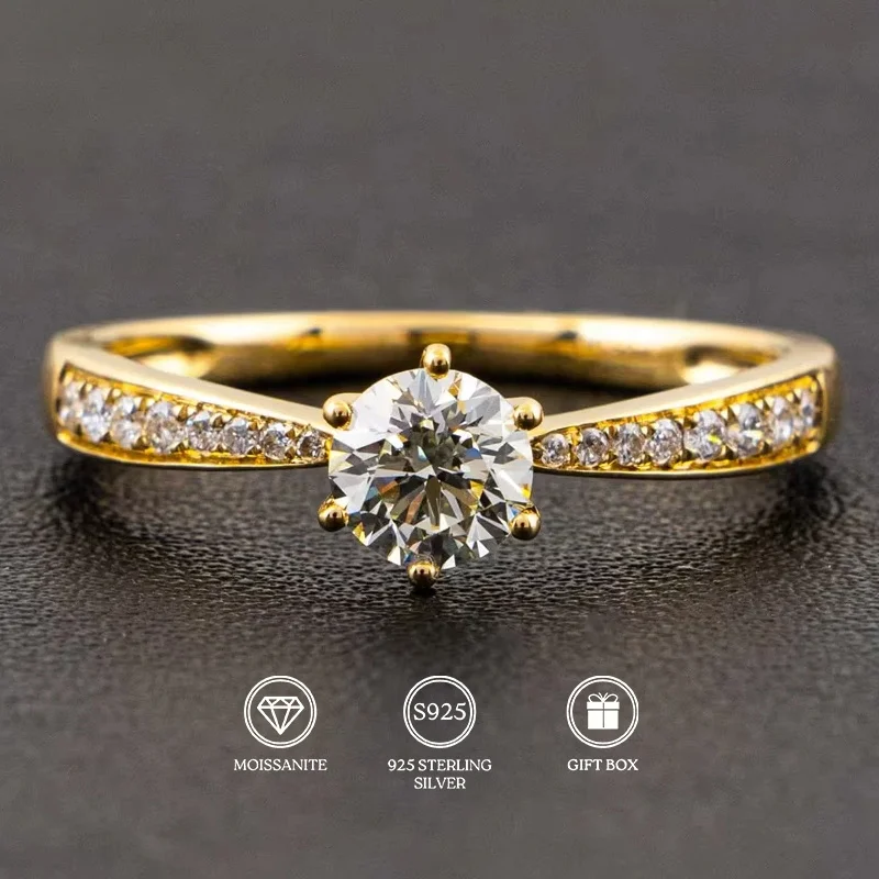 1pc 0.5/1/2/3 Carat S925 Golden Micro-pave Six-prong Moissanite Ring, Fine Jewelry Engagement Wedding Ring for Women.
1pc 0.5/1/2/3 Carat S925 Golden Micro-pave Six-prong Moissanite Ring, Fine Jewelry Engagement Wedding Ring for Women.