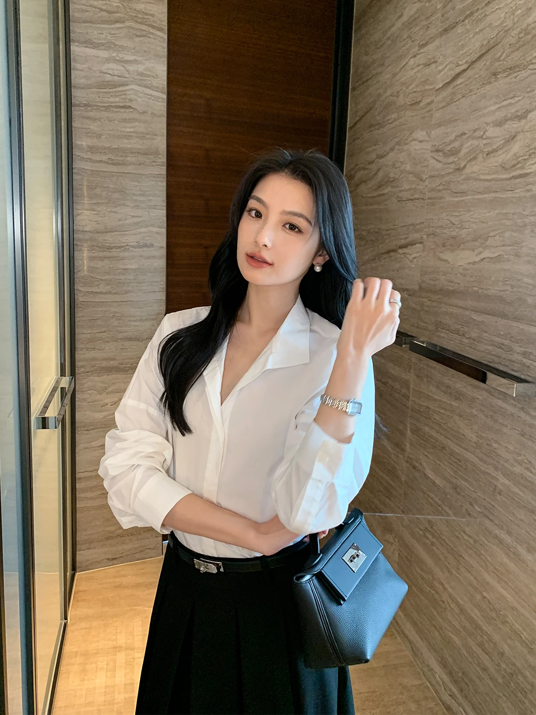 Классическая белая рубашка Maven Lin с длинным рукавом и воротником, женская, свободного кроя, из хлопка, повседневная, модная и стильная, для делового стиля
Классическая белая рубашка Maven Lin с длинным рукавом и воротником, женская, свободного кроя, из хлопка, повседневная, модная и стильная, для делового стиля