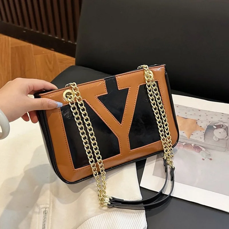 Fashionable Ladies Hand Bags Made Of Fine Leather Featuring Trendy Paris Vintage Daily Look
Fashionable Ladies Hand Bags Made Of Fine Leather Featuring Trendy Paris Vintage Daily Look