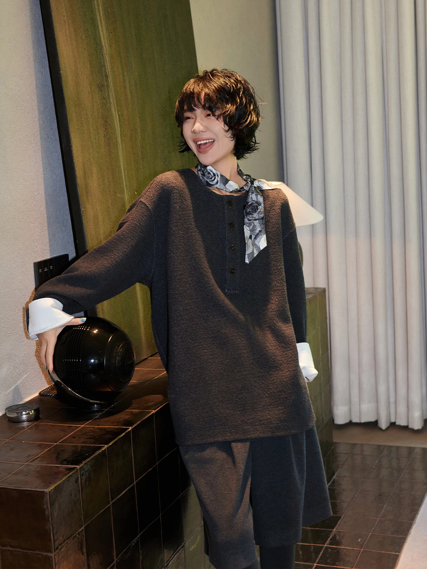 Свободная женская футболка в Корейском стиле, повседневный утягивающий топ, круглый длинный свеч, смесь хлопка из полиэстера, удобная осенняя одежда
Свободная женская футболка в Корейском стиле, повседневный утягивающий топ, круглый длинный свеч, смесь хлопка из полиэстера, удобная осенняя одежда