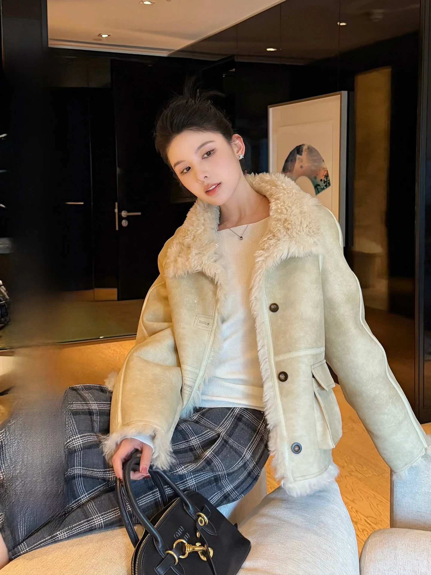 Qingwen Nordic Snow Castle Thickened Loose Stand Collar Lamb Fur Jacket Women's Winter New Style American Style Standard Fit ...
Qingwen Nordic Snow Castle Thickened Loose Stand Collar Lamb Fur Jacket Women's Winter New Style American Style Standard Fit ...