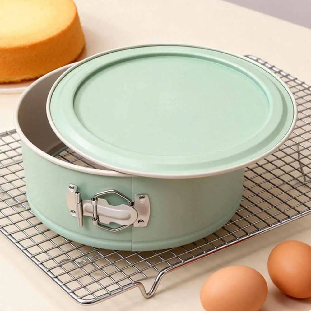 Carbon Steel Round Cake Mould Removable Bottom with Buckle Springform Cake Pan Non-Stick Leakproof Live Bottom Baking Pan Tool
Carbon Steel Round Cake Mould Removable Bottom with Buckle Springform Cake Pan Non-Stick Leakproof Live Bottom Baking Pan Tool