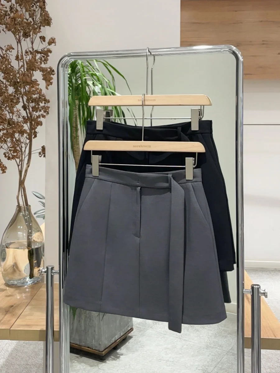 Na Brand Authentic Spring 2025 Wide Leg Suit ort Skirt ey Bla Simple Sle Two Piece Set Casual Faion Women'...
Na Brand Authentic Spring 2025 Wide Leg Suit ort Skirt ey Bla Simple Sle Two Piece Set Casual Faion Women'...