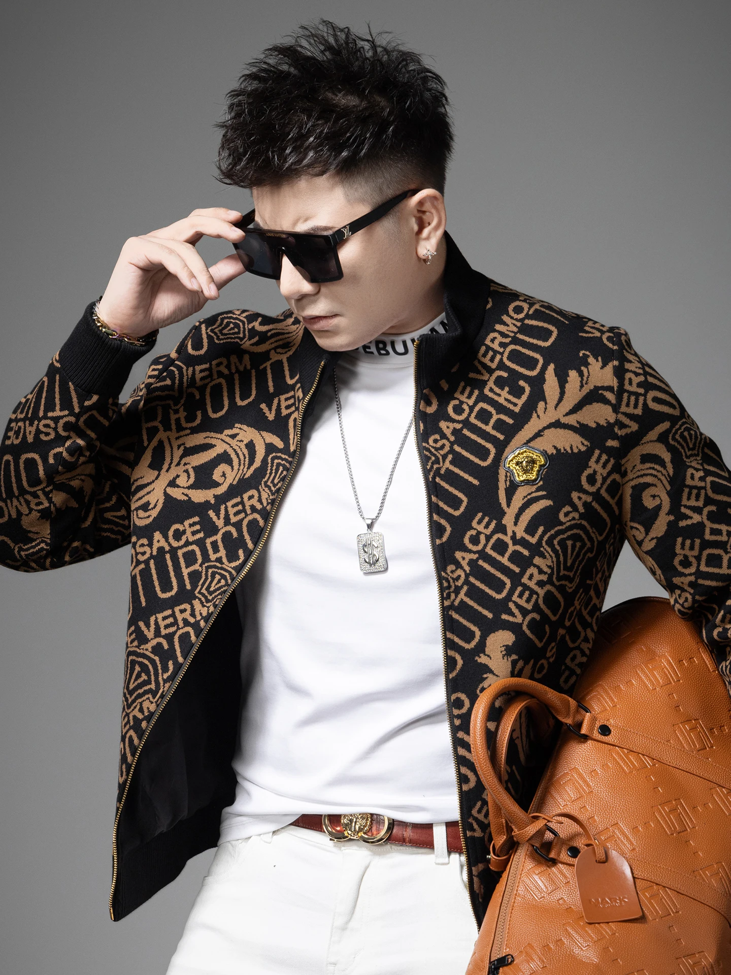 Мужская вязаная куртка премиум-класса: легкая, теплая, с вышивкой, для осени и зимы, повседневная, от модного бренда
Мужская вязаная куртка премиум-класса: легкая, теплая, с вышивкой, для осени и зимы, повседневная, от модного бренда