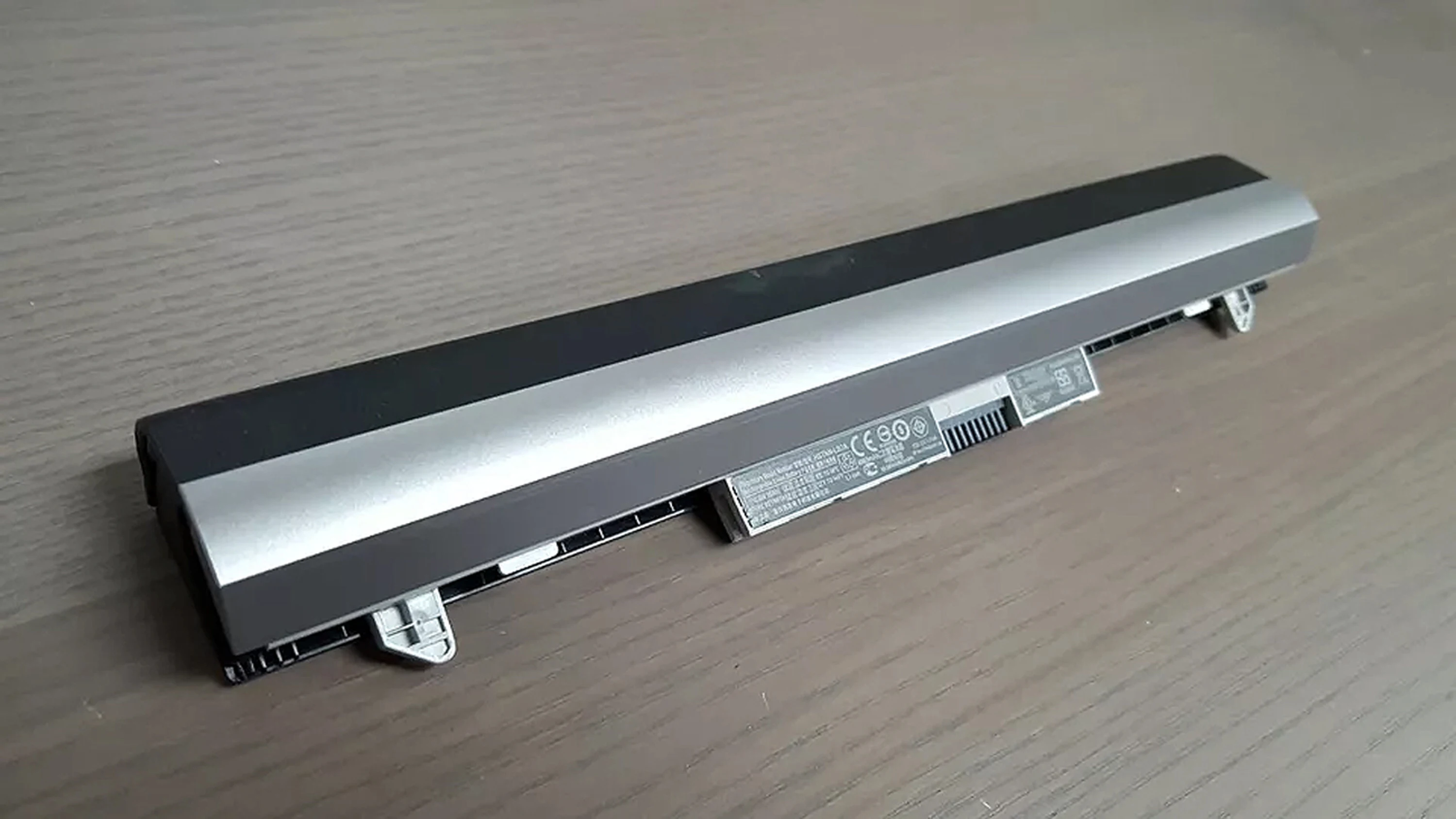 THHK 811347-001 HP ProBook 430 440 G3 RO06XL Li-ion Battery 10.68V 4965mAh HSTNN-LB7A
THHK 811347-001 HP ProBook 430 440 G3 RO06XL Li-ion Battery 10.68V 4965mAh HSTNN-LB7A