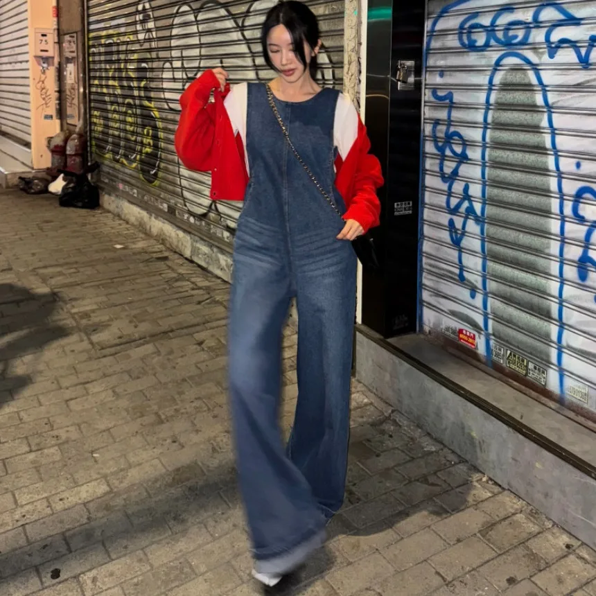 2026 Spring Summer Fashionable Retro Style Loose Cuffed Denim Overalls Long Pants Women's Loose Fit Natural Waist Jeans
2026 Spring Summer Fashionable Retro Style Loose Cuffed Denim Overalls Long Pants Women's Loose Fit Natural Waist Jeans