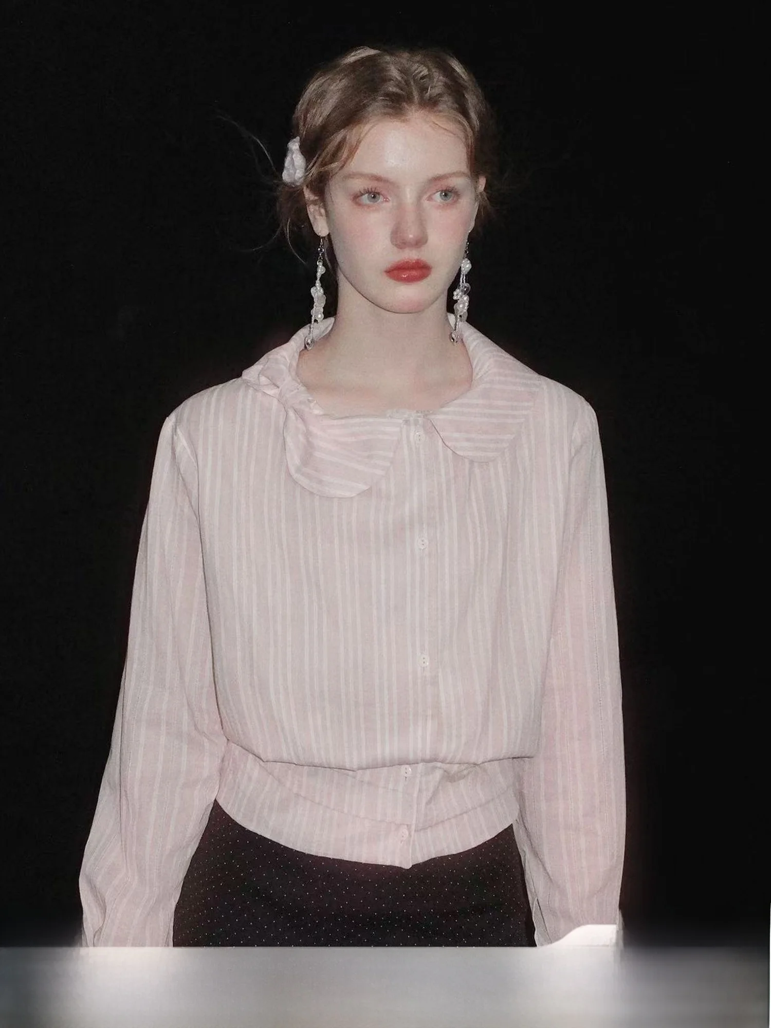 Оригинальный дизайн с застежкой на талии, розовый и коричневый кукольный воротник irt от u Ji на осень 2021, модный молодежный ор Све S...
Оригинальный дизайн с застежкой на талии, розовый и коричневый кукольный воротник irt от u Ji на осень 2021, модный молодежный ор Све S...