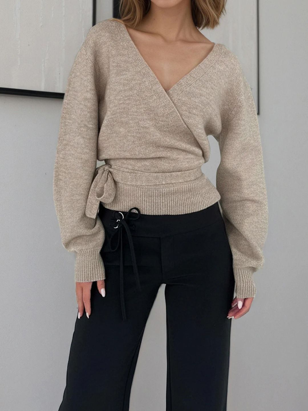 WEEKEEP Women's Long Sleeve Knitted Sweater V-Neck Waist-Cinched Cross Strap Slim Fit Knitwear Street Style Autumn Fashion
WEEKEEP Women's Long Sleeve Knitted Sweater V-Neck Waist-Cinched Cross Strap Slim Fit Knitwear Street Style Autumn Fashion