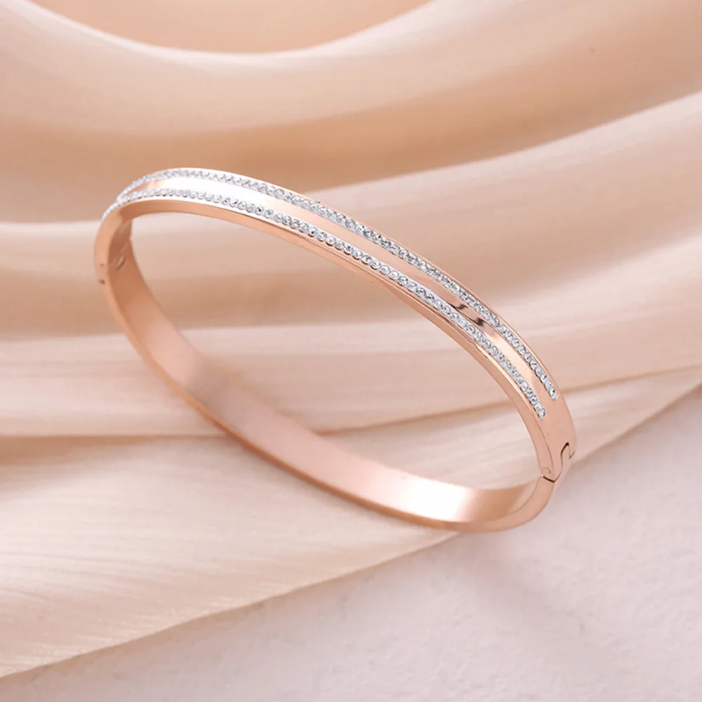 Light luxury star design stainless steel 18K women's bracelet, waterproof and non-fading jewelry, charming fashion bracelet
Light luxury star design stainless steel 18K women's bracelet, waterproof and non-fading jewelry, charming fashion bracelet
