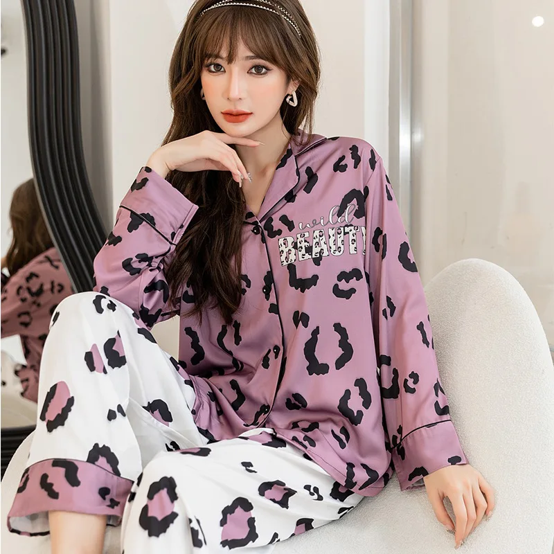 Satin Leopard Pajamas Sets Nightgown Sexy Lady Sleepwear Trim Nightwear Trouser Suits Spring Summer Pijamas Loose Lingerie
Satin Leopard Pajamas Sets Nightgown Sexy Lady Sleepwear Trim Nightwear Trouser Suits Spring Summer Pijamas Loose Lingerie