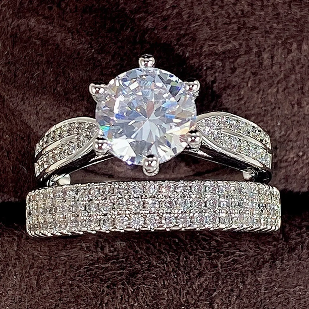Elegant Accessories Zircon Wedding Ring Set silvery 2 Piece Set Engagement Rings Sparkling Couple's Diamond Ring Girl
Elegant Accessories Zircon Wedding Ring Set silvery 2 Piece Set Engagement Rings Sparkling Couple's Diamond Ring Girl