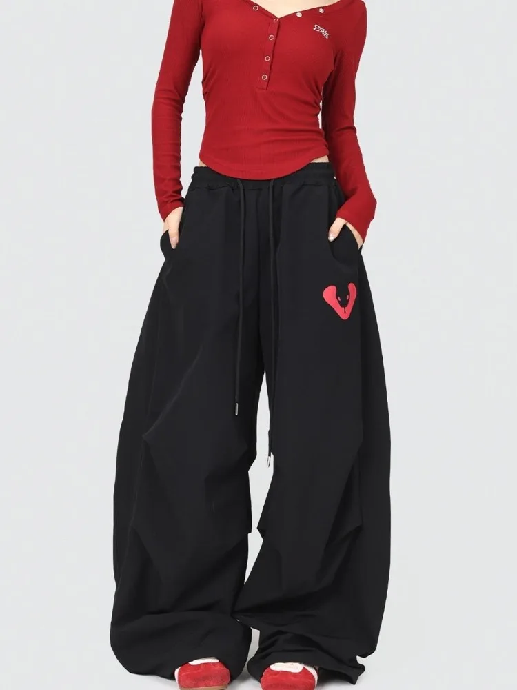 HOUZHOU Black Oversized Parachute Pants Women Hip Hop Style Graphic Trousers Baggy Streetwear Casual Wide Leg Sweatpants Gothic
HOUZHOU Black Oversized Parachute Pants Women Hip Hop Style Graphic Trousers Baggy Streetwear Casual Wide Leg Sweatpants Gothic