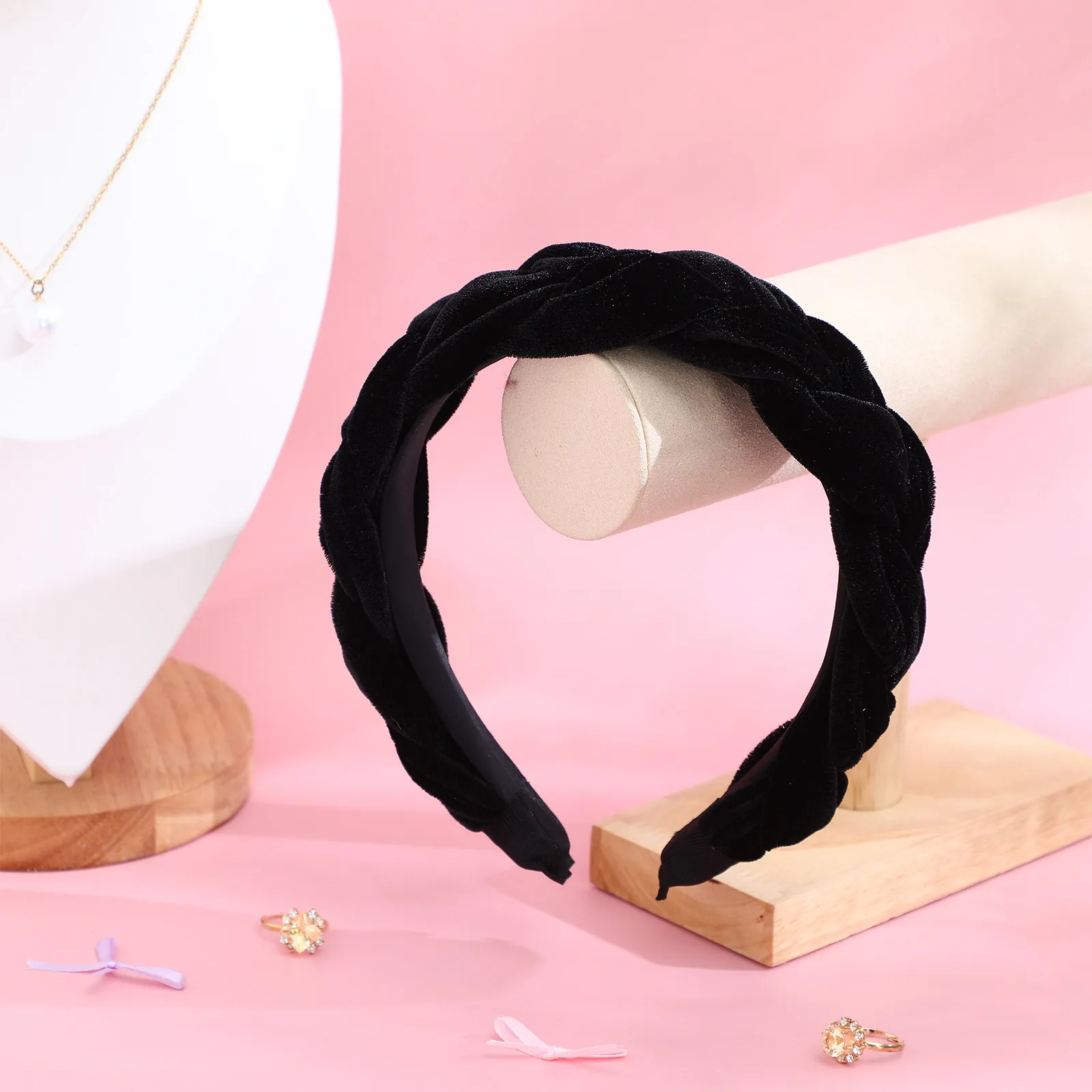 Black Wide Hair Hoop Ladies Braid Cross Hair Accessory Unique Elegant Lightweight for Women Party Daily Use
Black Wide Hair Hoop Ladies Braid Cross Hair Accessory Unique Elegant Lightweight for Women Party Daily Use