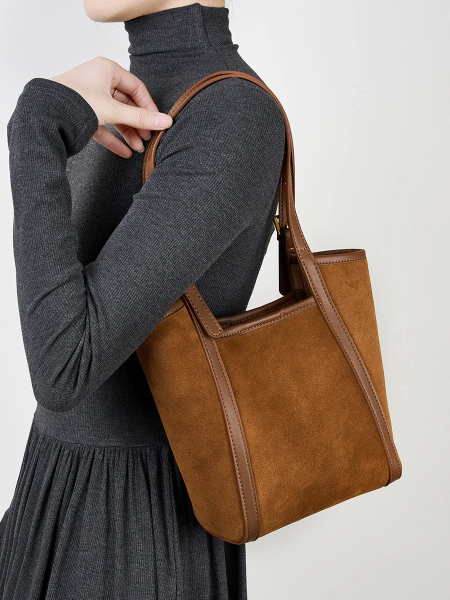 New Commuter Leather Matte Tote Bag Large Capacity Cowhide Casual Handheld Crossbody Bag Single Shoulder Bag New For Women
New Commuter Leather Matte Tote Bag Large Capacity Cowhide Casual Handheld Crossbody Bag Single Shoulder Bag New For Women