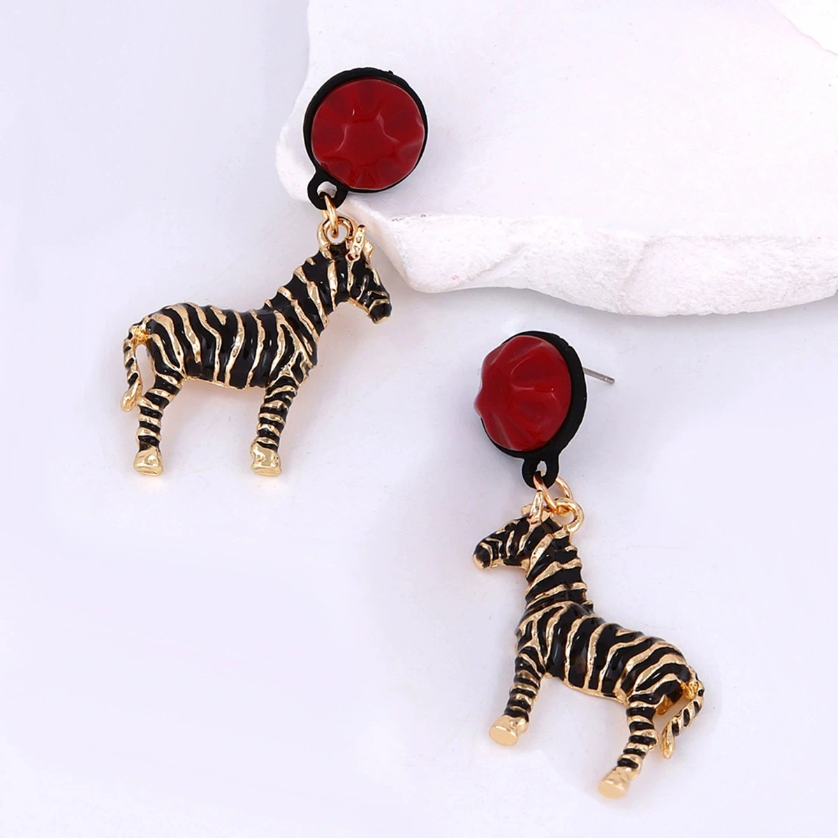 Vintage Creative Jewelry Accessories Black Enamel Cute Animal Zebra Dangle Long Pendant Earrings for Women
Vintage Creative Jewelry Accessories Black Enamel Cute Animal Zebra Dangle Long Pendant Earrings for Women