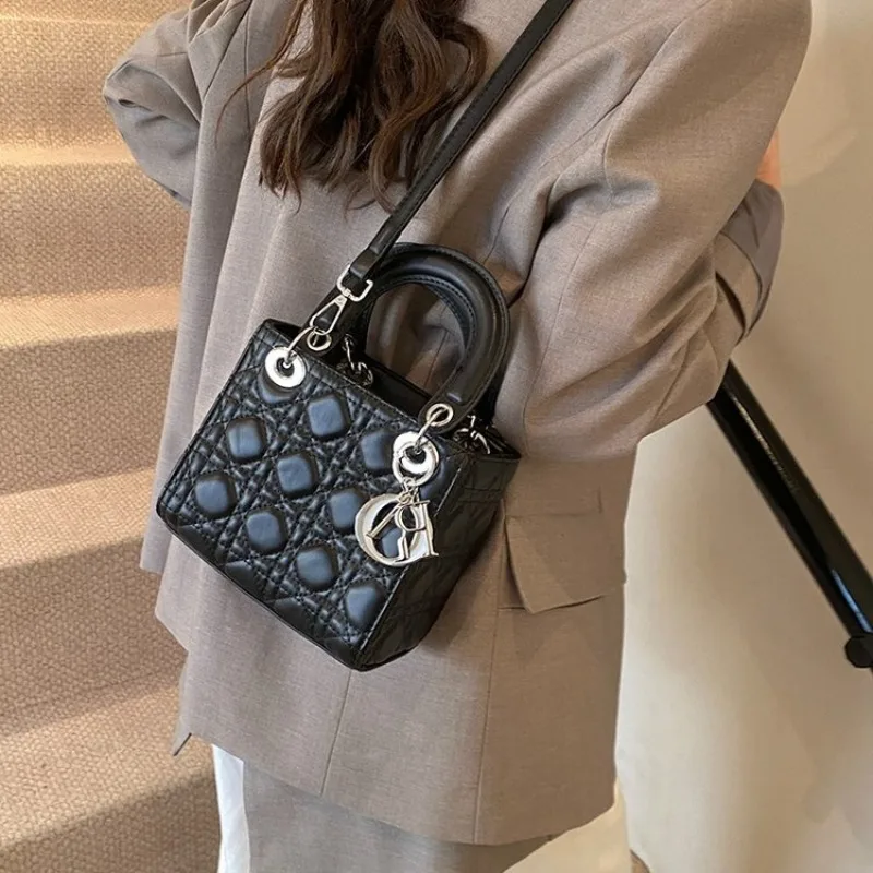 Women Shoulder Bag Elegant Crossbody Bag For Work Commuting Travel And Daily Use New Model Bag
Women Shoulder Bag Elegant Crossbody Bag For Work Commuting Travel And Daily Use New Model Bag