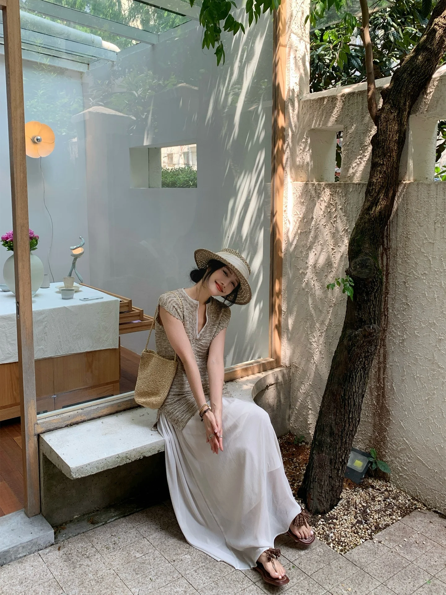 Модный вязаный женский комплект Лето 2025: топ и юбка миди из смесового хлопка – удобный повседневный наряд
Модный вязаный женский комплект Лето 2025: топ и юбка миди из смесового хлопка – удобный повседневный наряд