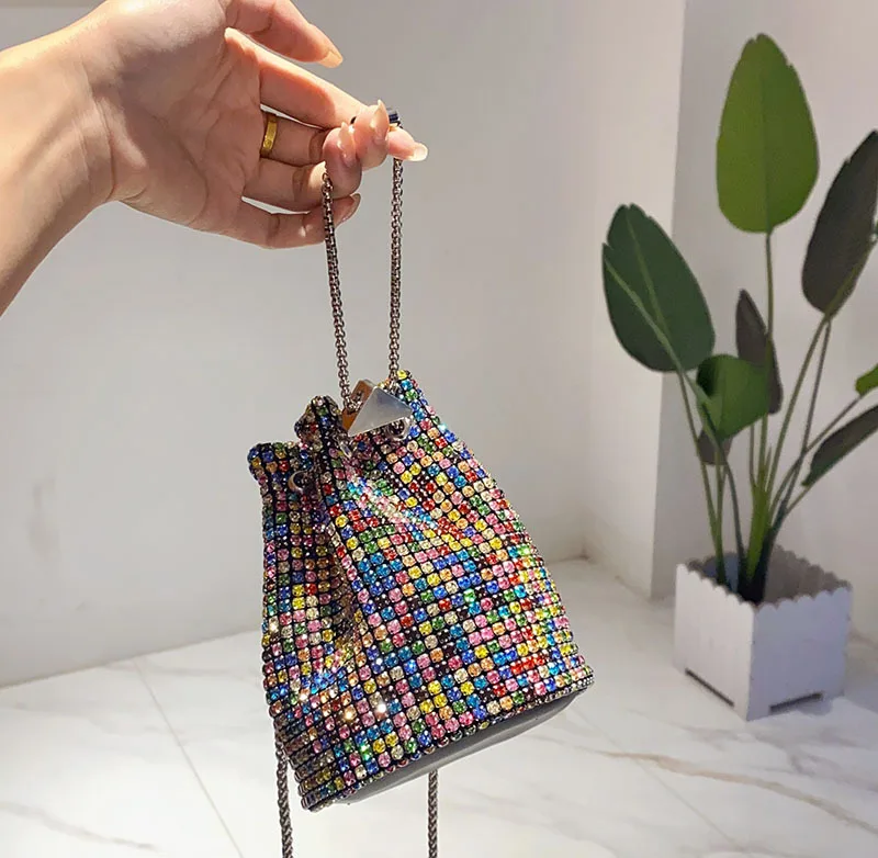 Dinner bag Diamond bag Fashion chain Diamond-encrusted light luxury pleated shoulder oblique span bucket bag
Dinner bag Diamond bag Fashion chain Diamond-encrusted light luxury pleated shoulder oblique span bucket bag