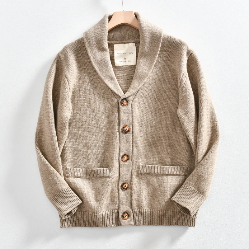 Высококачественный роскошный мужской кардиган из 100% мериносовой шерсти на осень и зиму в японском стиле ретро с лацканами, пальто-свитер
Высококачественный роскошный мужской кардиган из 100% мериносовой шерсти на осень и зиму в японском стиле ретро с лацканами, пальто-свитер