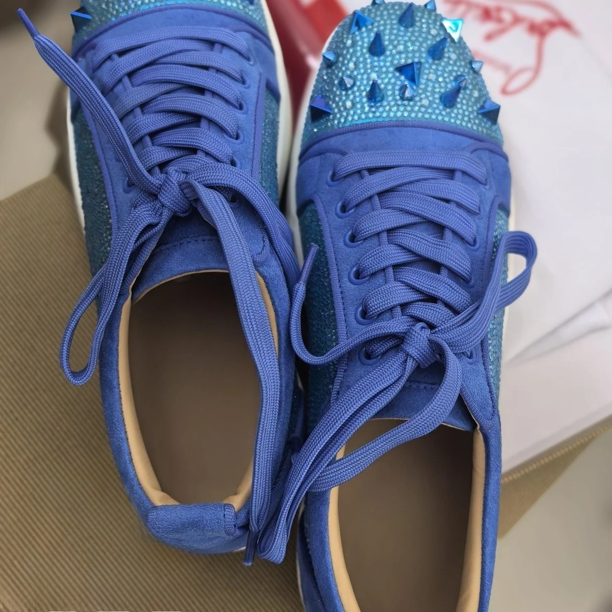 New CL red soled board shoes, light luxury couple shoes, casual shoes, sports shoes height increasing shoes, men's shoes women's
New CL red soled board shoes, light luxury couple shoes, casual shoes, sports shoes height increasing shoes, men's shoes women's
