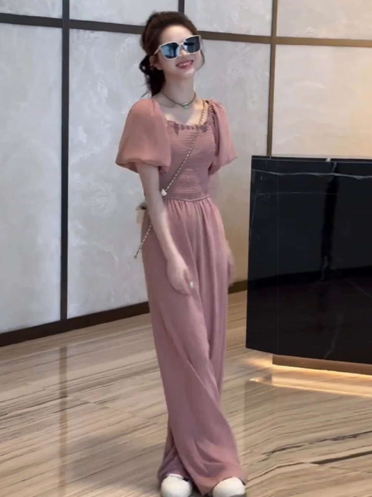 Casual Summer Faion Women's One-Piece Bubble Sve Wide Leg Pants High Waist Long Pants Slimming Effect High Quali Fabric
Casual Summer Faion Women's One-Piece Bubble Sve Wide Leg Pants High Waist Long Pants Slimming Effect High Quali Fabric