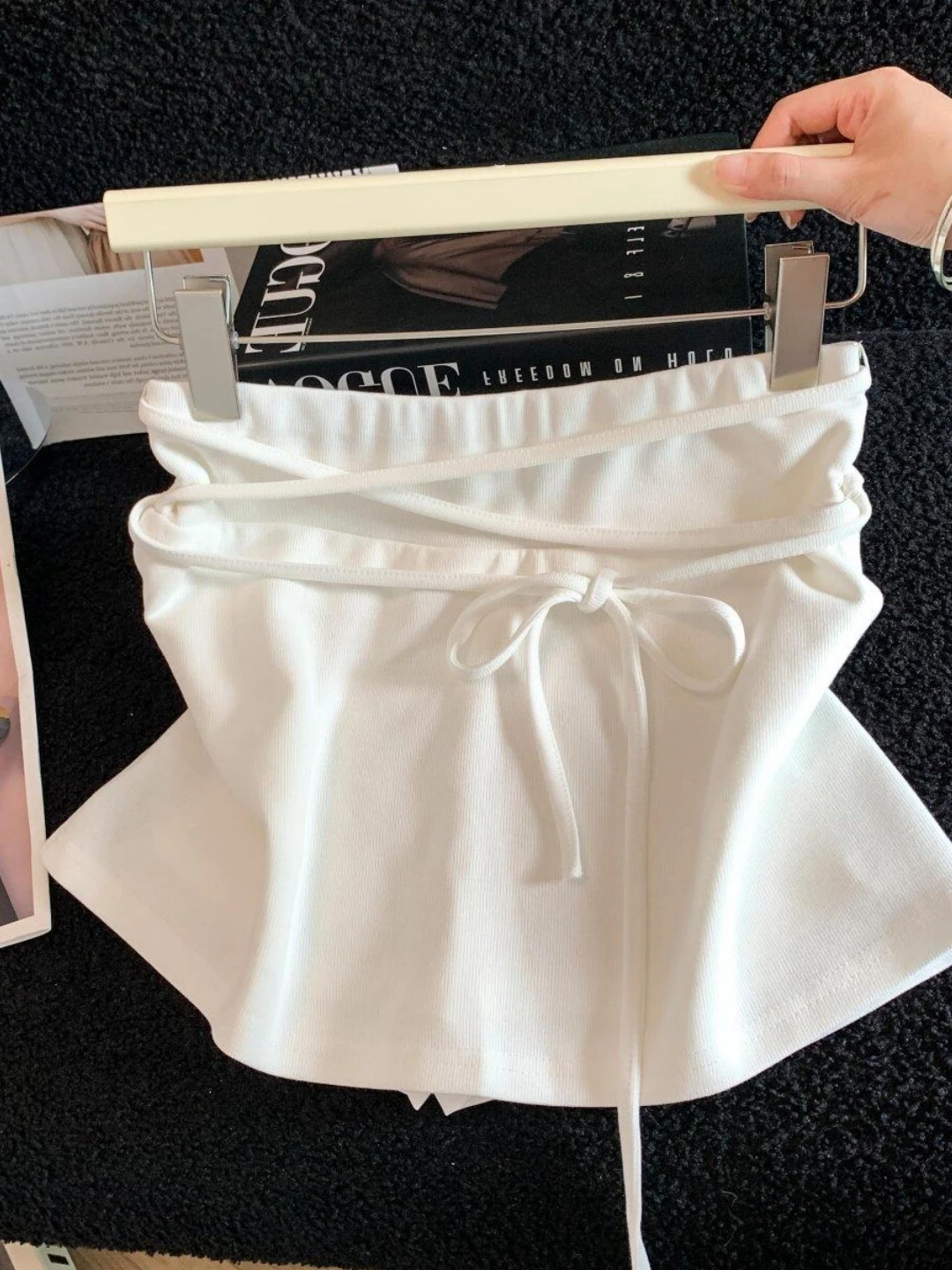 High-End Women's Halter Elastic Waist Skirt Summer Design Slimming Short Skirt Skin-friendly Breathable Ladies Skirts
High-End Women's Halter Elastic Waist Skirt Summer Design Slimming Short Skirt Skin-friendly Breathable Ladies Skirts