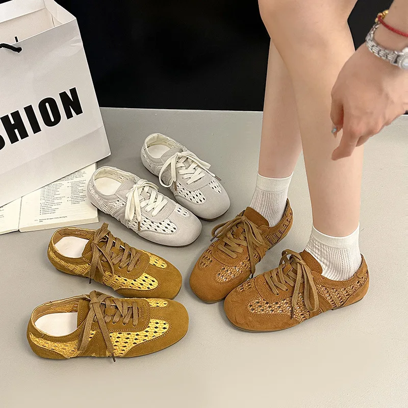 Womens Shoes Fashion Retro Moral Training Shoes for Woman Exquisite Hollowed Out Casual Sneakers Designer Shoes Zapatos De Mujer
Womens Shoes Fashion Retro Moral Training Shoes for Woman Exquisite Hollowed Out Casual Sneakers Designer Shoes Zapatos De Mujer