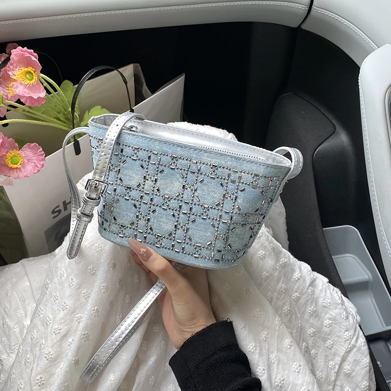 Fashion Star Diamond Bag Women's 2025 New Ins Fashion Fashion Denim Shoulder Bag High-end Female Bag
Fashion Star Diamond Bag Women's 2025 New Ins Fashion Fashion Denim Shoulder Bag High-end Female Bag