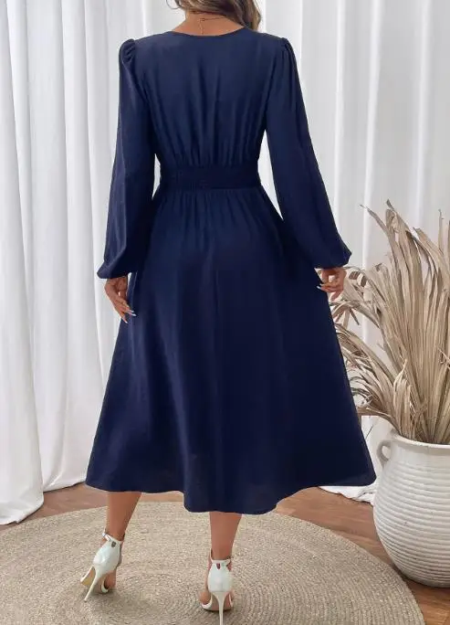 Autumn 2025 New Ethnic Style Waist Cinched V-Neck Blue Embroidered Women's Dress Elegant Slim Fit A-Line Long Sleeved Dress
Autumn 2025 New Ethnic Style Waist Cinched V-Neck Blue Embroidered Women's Dress Elegant Slim Fit A-Line Long Sleeved Dress