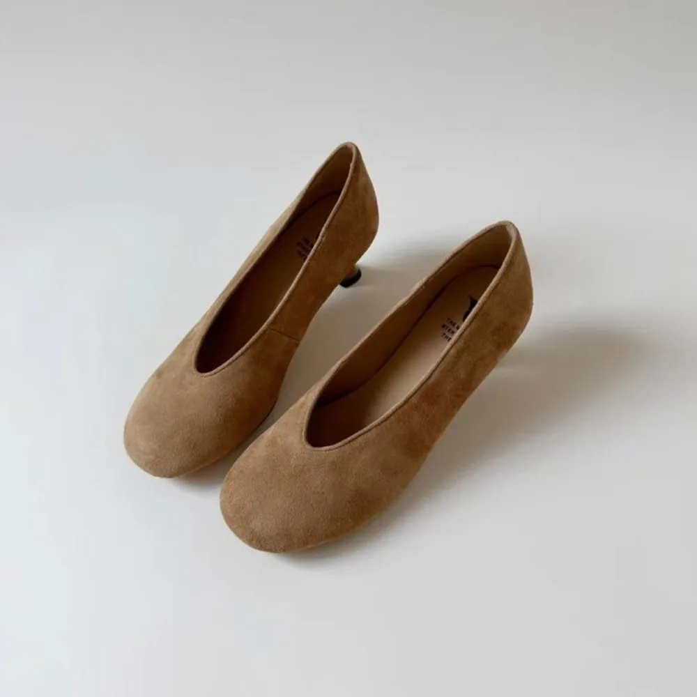 2026 New Spring Thick Heel Suede Women Mary Jane Shoes Fashion Round Toe Slip On Shoes Ladies Elegant Party Dress Pumps
2026 New Spring Thick Heel Suede Women Mary Jane Shoes Fashion Round Toe Slip On Shoes Ladies Elegant Party Dress Pumps
