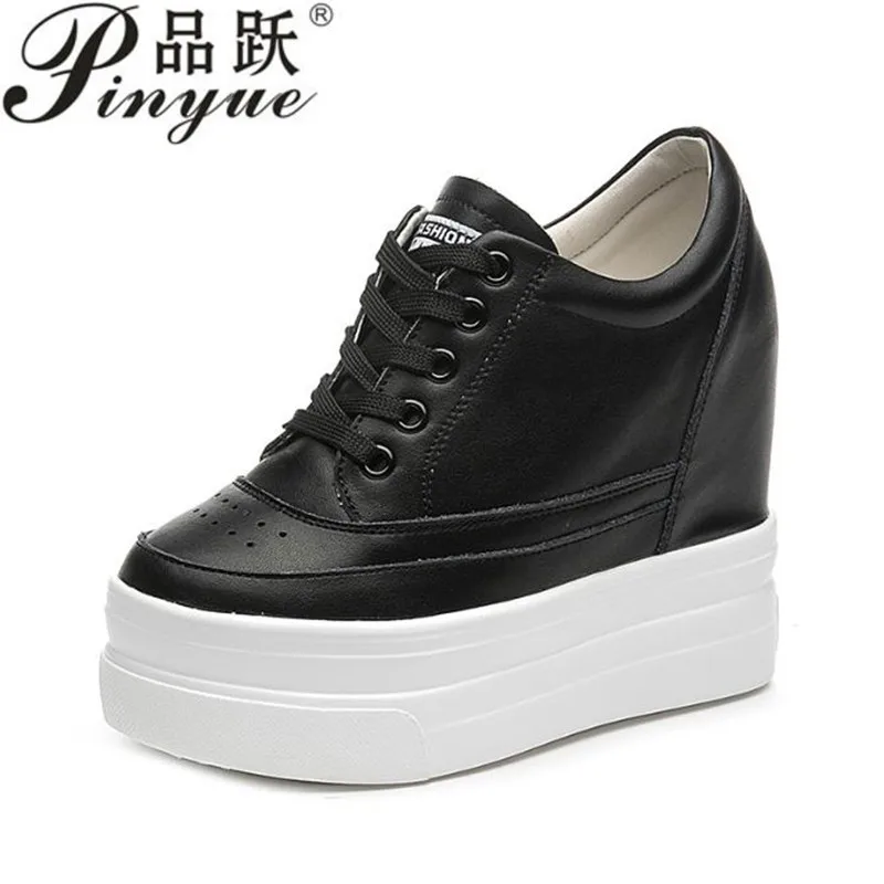 11cm Women Genuine Leather Hidden Wedge Sneakers Platform Shoes High Heels Sneakers Woman Casual shoes White Vulcanized shoes 40
11cm Women Genuine Leather Hidden Wedge Sneakers Platform Shoes High Heels Sneakers Woman Casual shoes White Vulcanized shoes 40