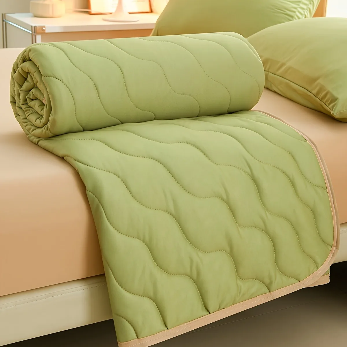 Light Green Quilted Knit Summer Blanket Soft Polyester Bedding with Wavy Pattern All season Bedding Wavy Pattern Blanket for Bed
Light Green Quilted Knit Summer Blanket Soft Polyester Bedding with Wavy Pattern All season Bedding Wavy Pattern Blanket for Bed