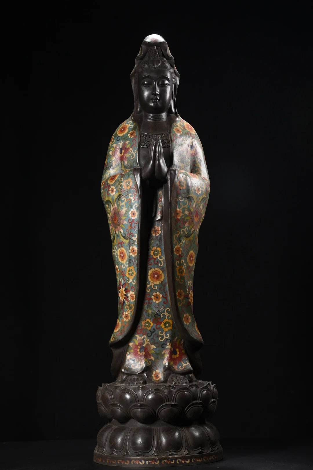 32-дюймовая непальская старинная бронзовая статуя Гуаньинь (Бодхисаттвы) в стиле клошонь с эмалью, стоящая на платформе из лотоса, для культивации в храме
32-дюймовая непальская старинная бронзовая статуя Гуаньинь (Бодхисаттвы) в стиле клошонь с эмалью, стоящая на платформе из лотоса, для культивации в храме