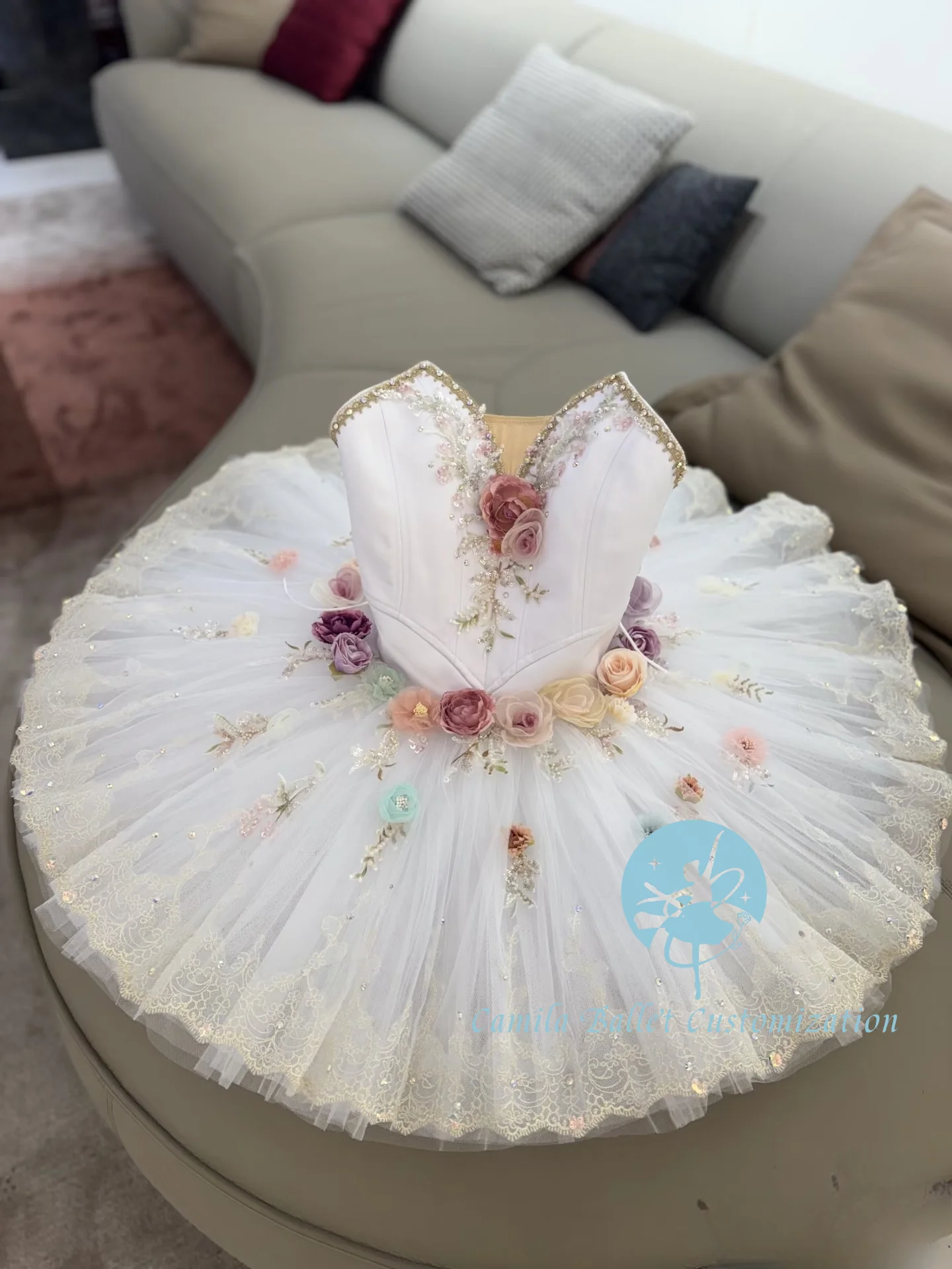 Элитная индивидуальная новая юбка-туту для балетных выступлений в стиле «Нежная фея Спящей красавицы» для взрослых и детей
Элитная индивидуальная новая юбка-туту для балетных выступлений в стиле «Нежная фея Спящей красавицы» для взрослых и детей