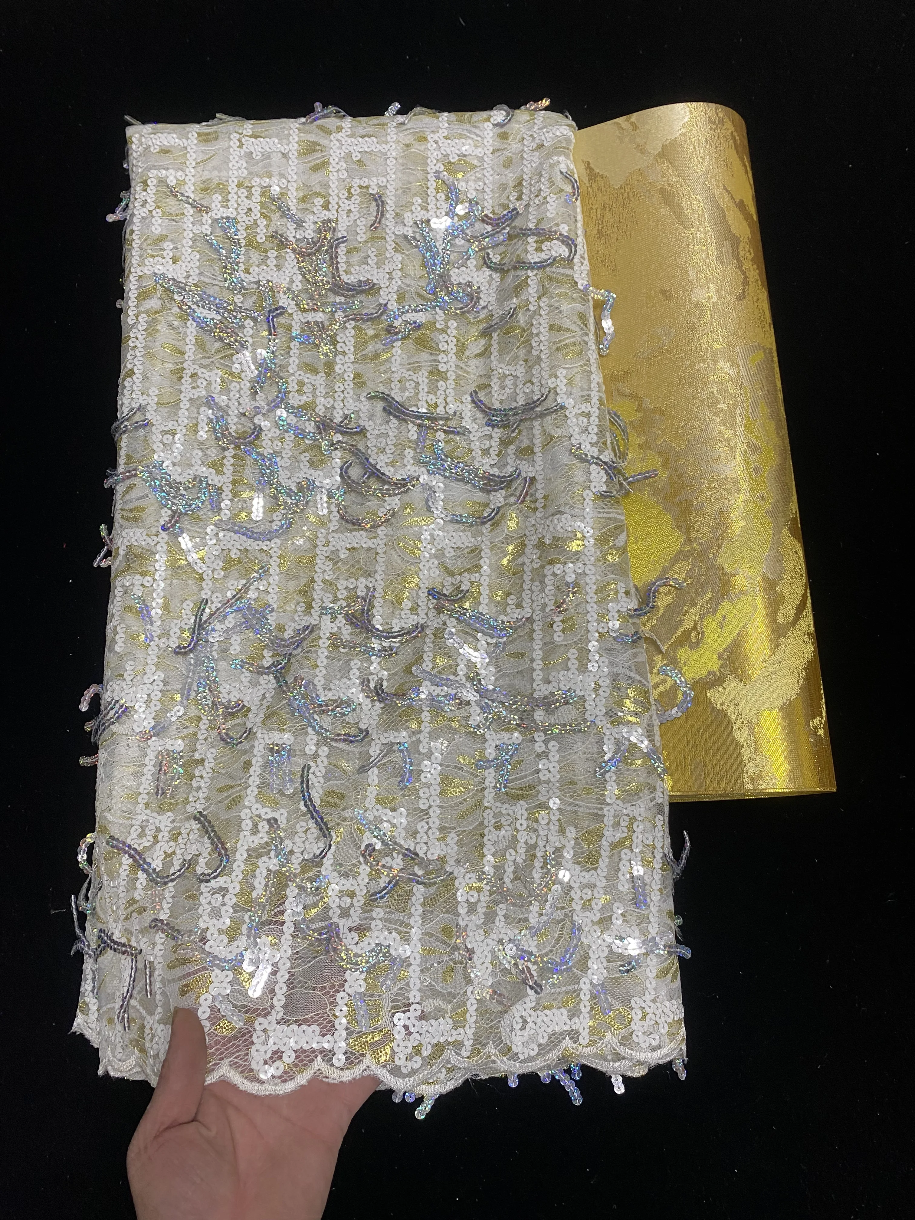 2025 New African French Nigerian Lace Fabric With Sequins Mesh for Embroidery Wedding Party Bride Sewing Dress
2025 New African French Nigerian Lace Fabric With Sequins Mesh for Embroidery Wedding Party Bride Sewing Dress
