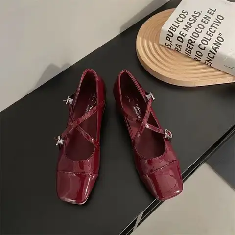 Retro Mary Jane-schoenen voor dames Comfortabele balletschoenen voor dames Gekruiste gesp Ondiepe rode enkele schoenen Mode Elegante zachte flats