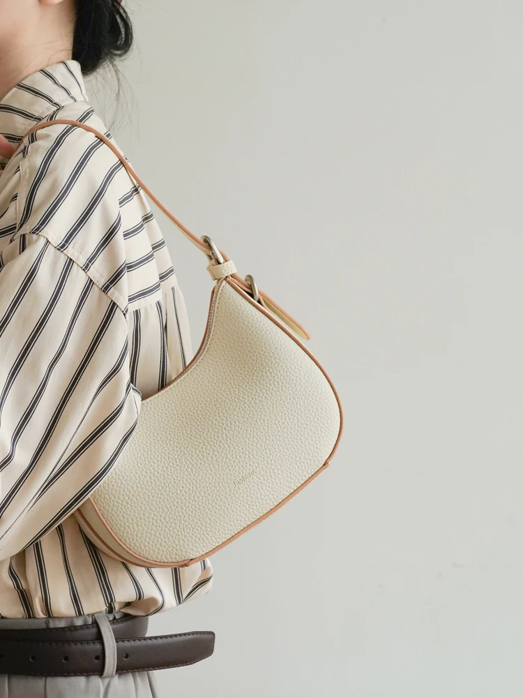 Fashionable Minimalist Single Shoulder Women's Bag Underarm Moon-Crescent Shape Soft PU Leather Casual Style Handbag
Fashionable Minimalist Single Shoulder Women's Bag Underarm Moon-Crescent Shape Soft PU Leather Casual Style Handbag