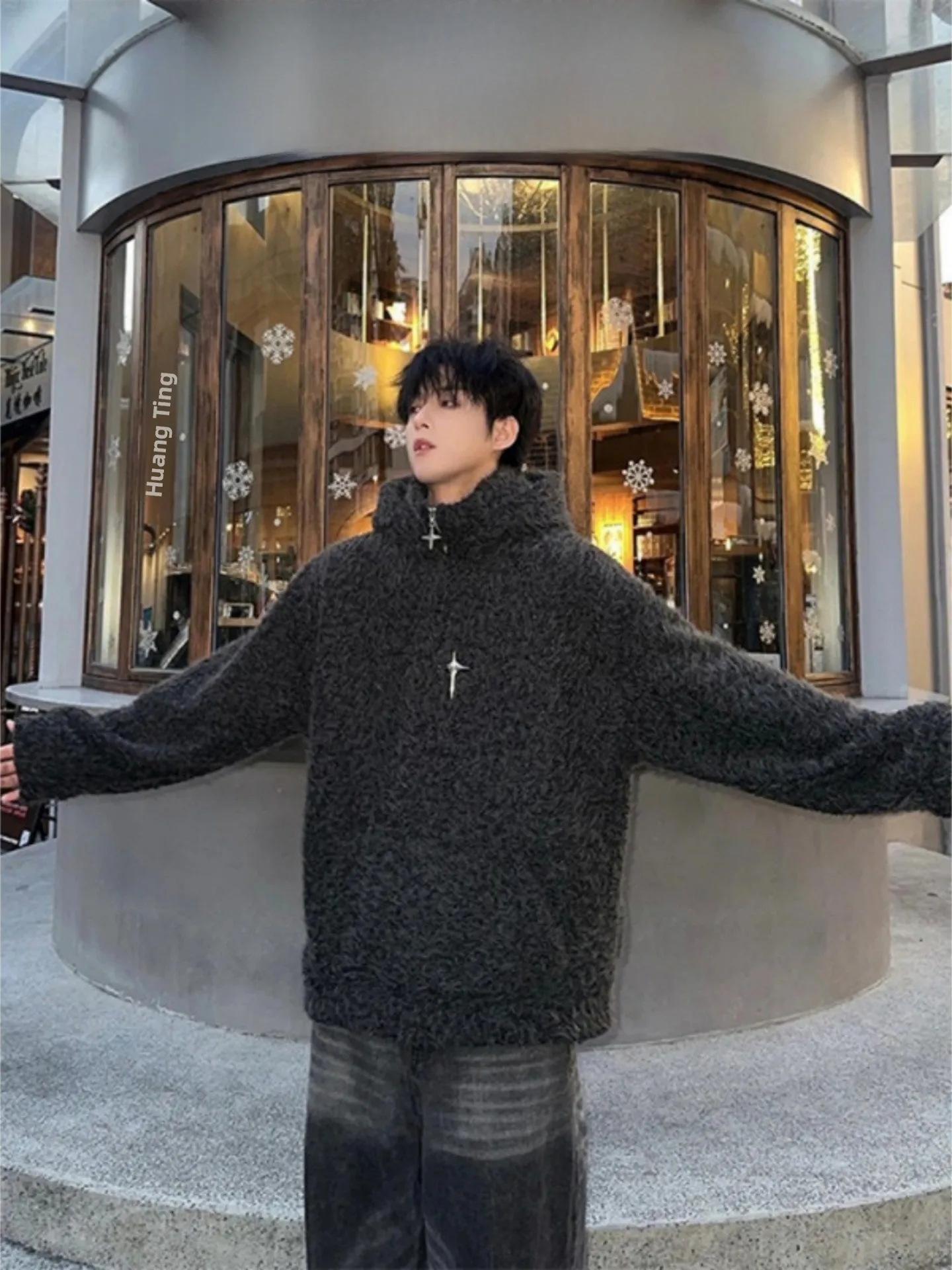 Мужская толстовка с капюшоном на флисовой подкладке, вязаная, повседневная, зимняя, теплая, с высоким воротником, в американском стиле, для пар, в стиле кэжуал, верхняя одежда
Мужская толстовка с капюшоном на флисовой подкладке, вязаная, повседневная, зимняя, теплая, с высоким воротником, в американском стиле, для пар, в стиле кэжуал, верхняя одежда