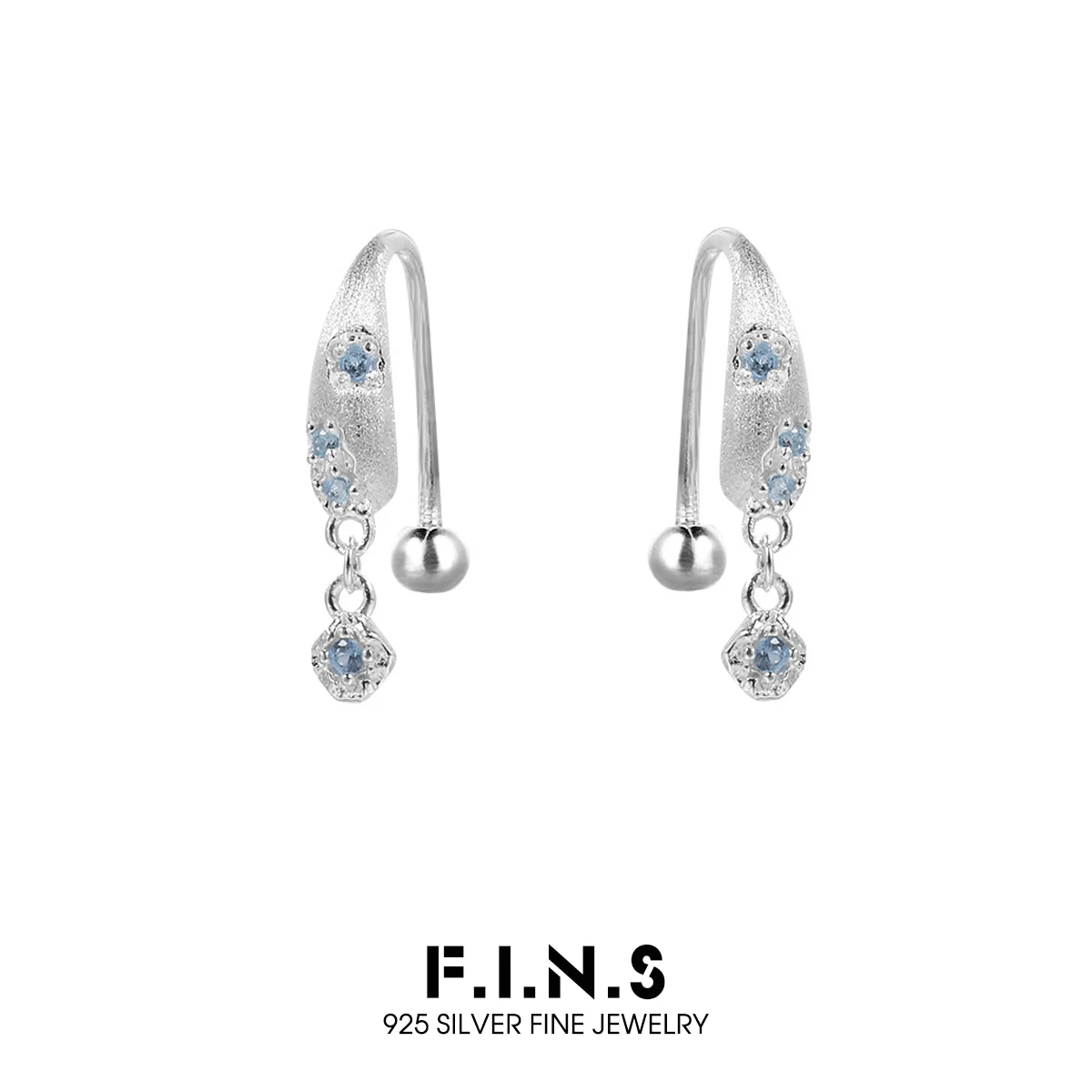 Серьги F.I.N.S. Original Broken Zircon из стерлингового серебра 925 пробы с роскошным синим цирконием, гипоаллергенные, для прокола ушей, ювелирные изделия высокого качества
Серьги F.I.N.S. Original Broken Zircon из стерлингового серебра 925 пробы с роскошным синим цирконием, гипоаллергенные, для прокола ушей, ювелирные изделия высокого качества