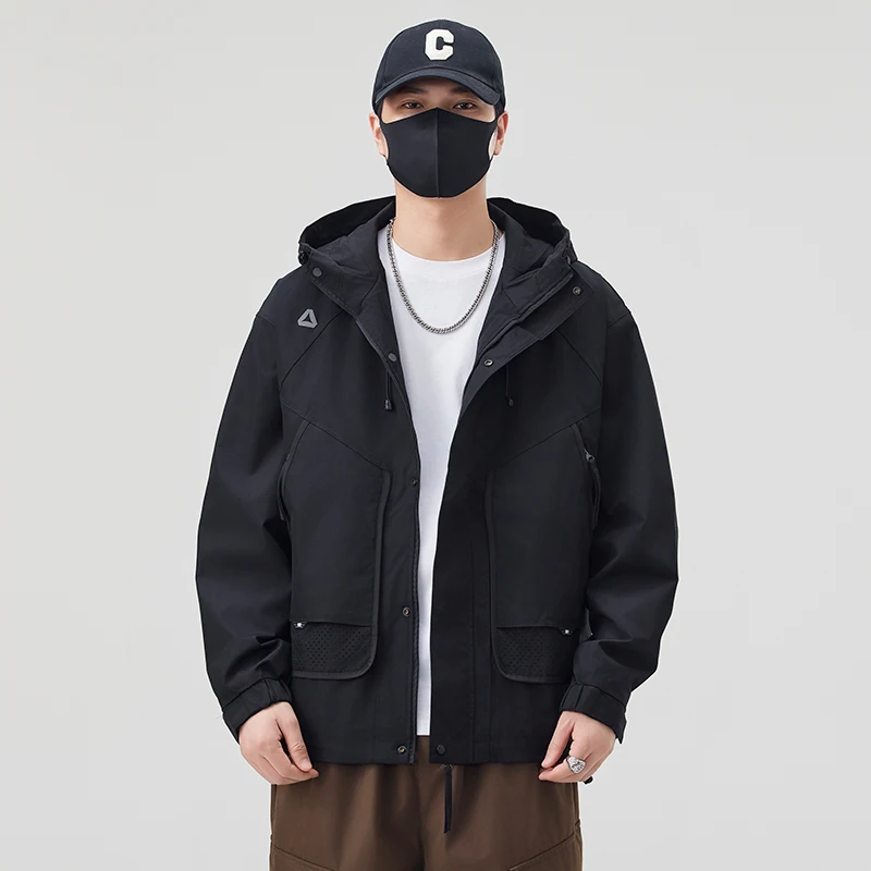 Мужская куртка с капюшоном Весна-Осень 2025: Новая уличная повседневная водонепроницаемая куртка от модного бренда, рабочая одежда, городской стиль, приталенный крой
Мужская куртка с капюшоном Весна-Осень 2025: Новая уличная повседневная водонепроницаемая куртка от модного бренда, рабочая одежда, городской стиль, приталенный крой