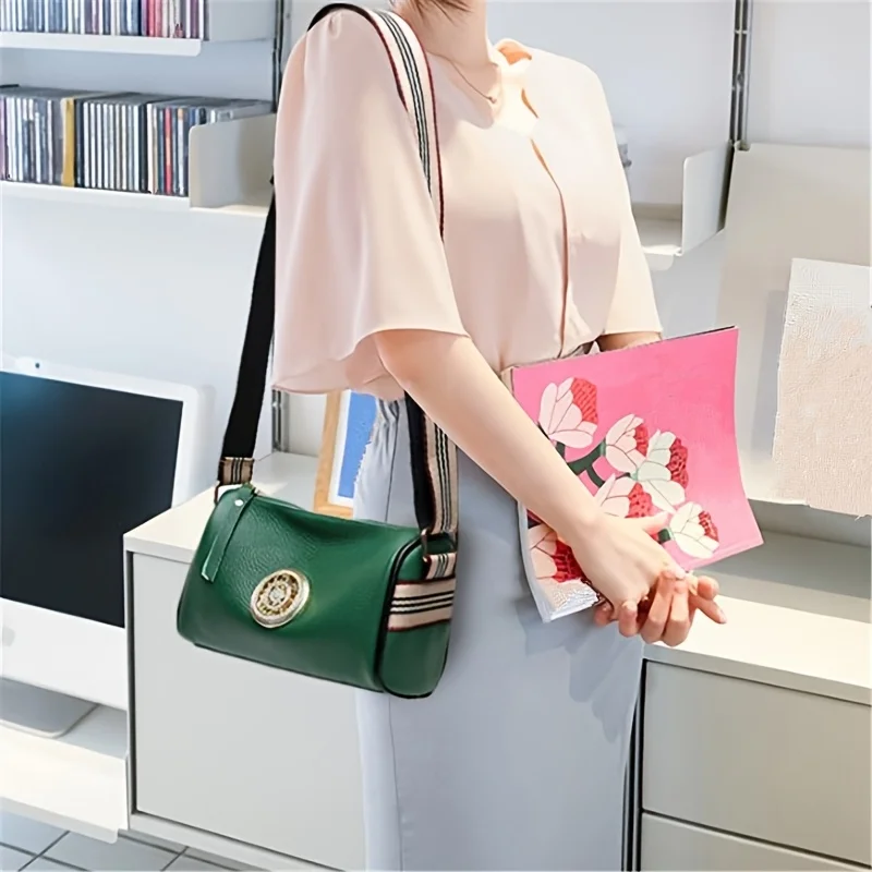 Fashion Faux Leather Cylinder Crossbody Bag with Gold Emblem Tote Bag, Striped Wide Strap Shoulder Purse for Women Daily Use
Fashion Faux Leather Cylinder Crossbody Bag with Gold Emblem Tote Bag, Striped Wide Strap Shoulder Purse for Women Daily Use